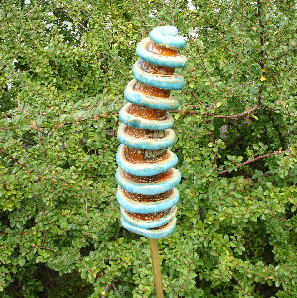 Ozdoba do kvetináča alebo záhrady - twister 60 zeleno-hnedý