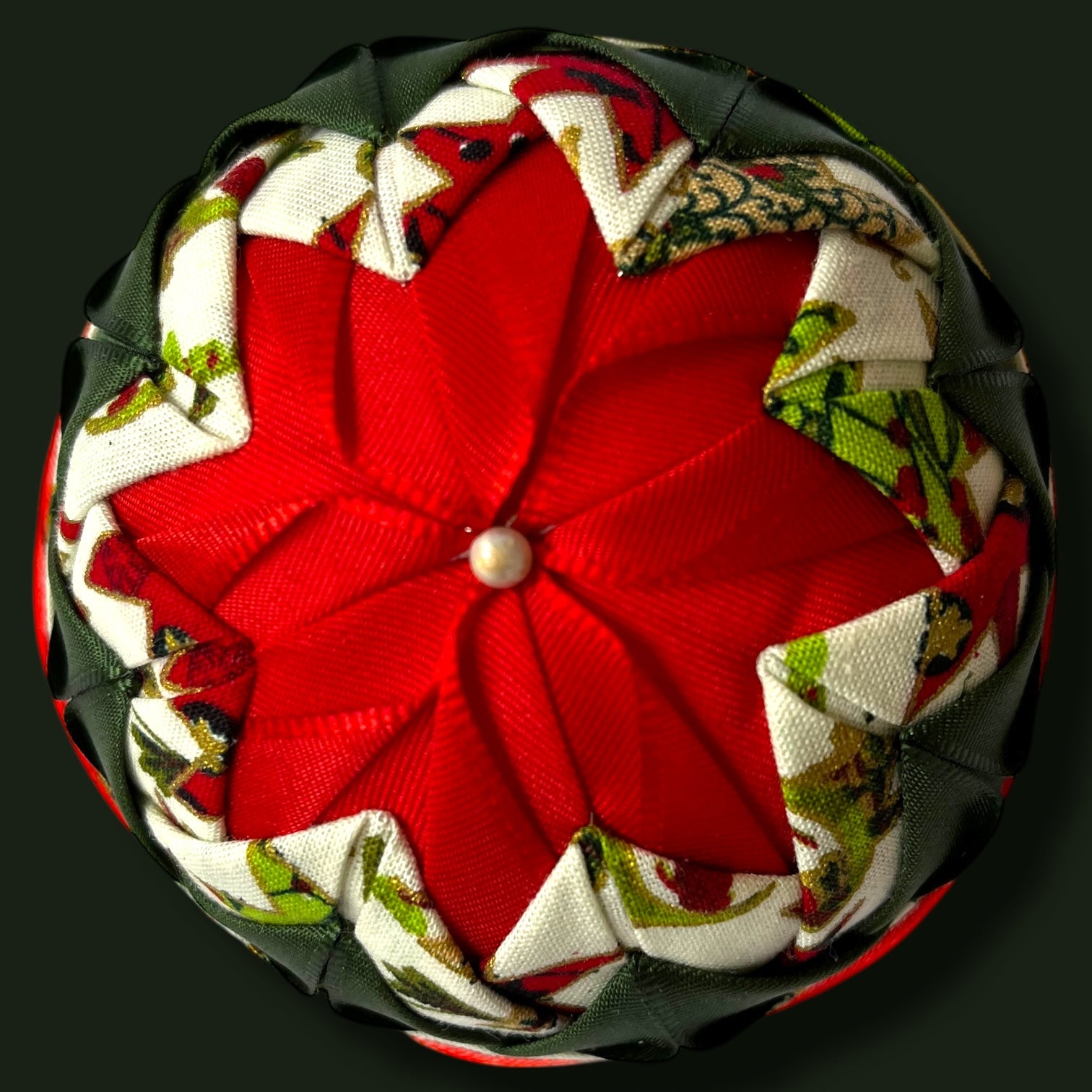 Vianočná guľa Patchwork