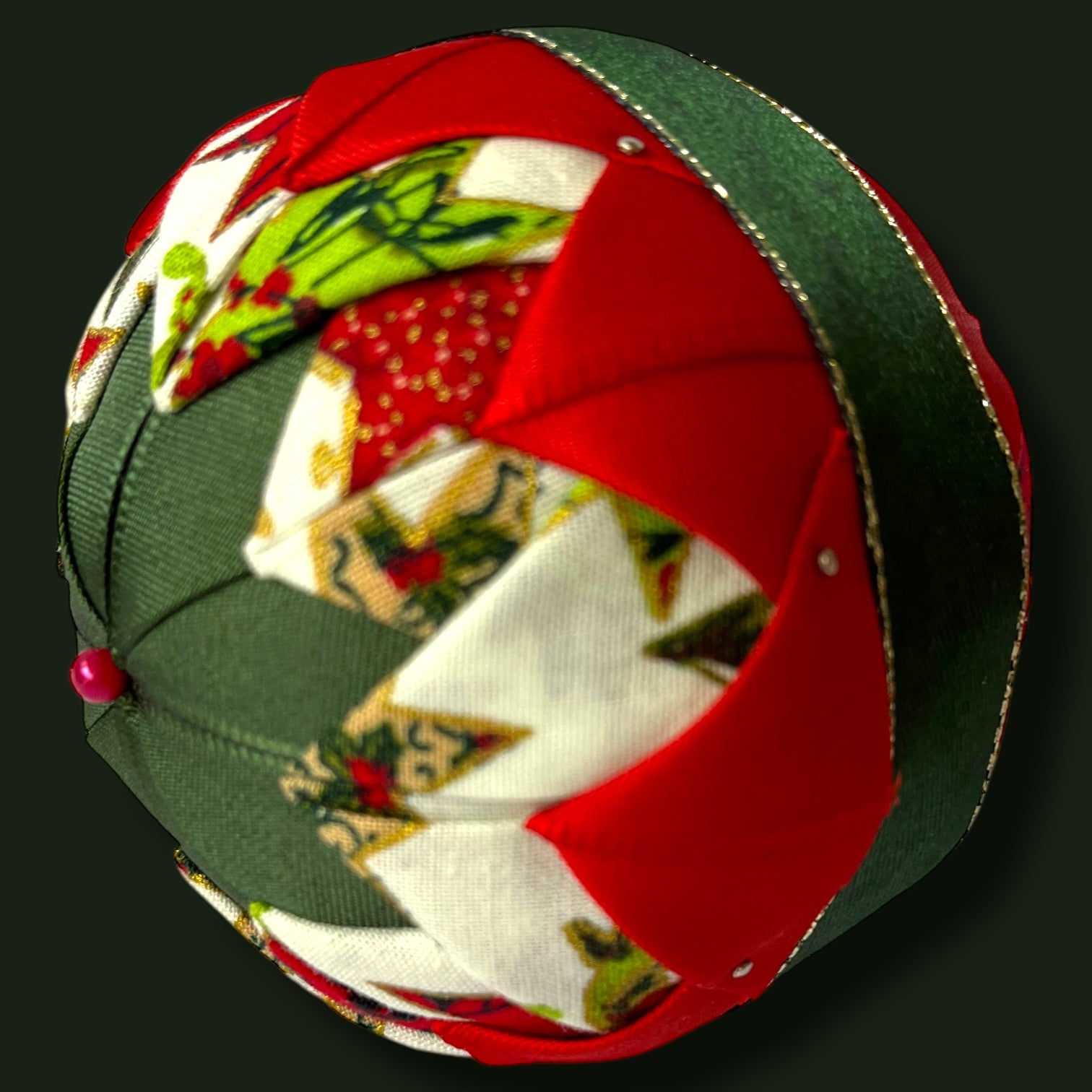 Vianočná guľa Patchwork