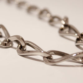 Magis Art Shop stainless steel chain necklace with large 2cm twisted links and a secure clasp