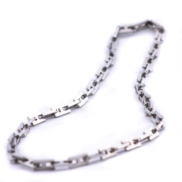Magis Art Shop stainless steel chain necklace featuring polished rectangular links in a 60 cm length