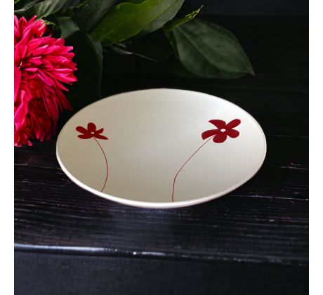 tanier biely červené kvety
