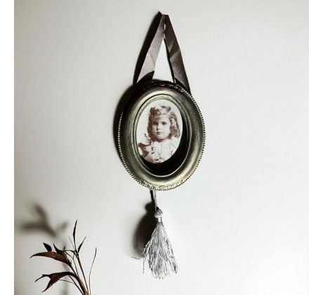 Oválny rámik na fotografiu