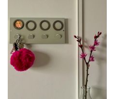 Vešiak na kľúče s magnetickými krúžkami