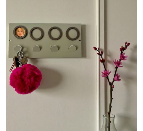 Vešiak na kľúče s magnetickými krúžkami