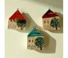 Keramický vešiak domček