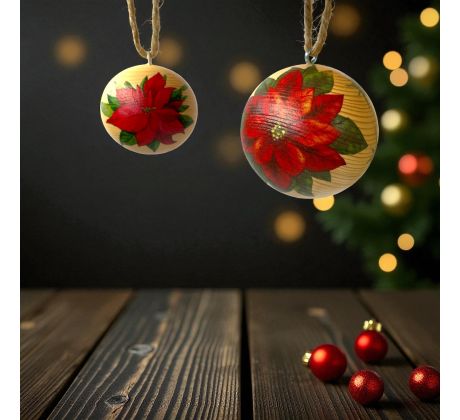 Drevená guľa s kvetom vianočnej ruže