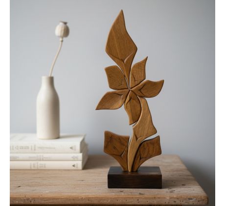 drevorezba dub abstrktné, socha drevená, drevený kvet,