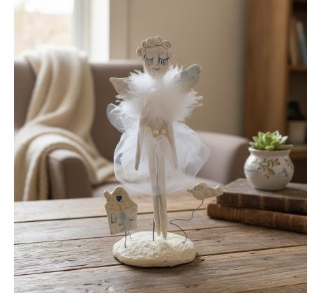 Anjel v tylovej sukničke