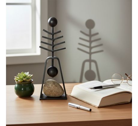 kovový kostolík plastika