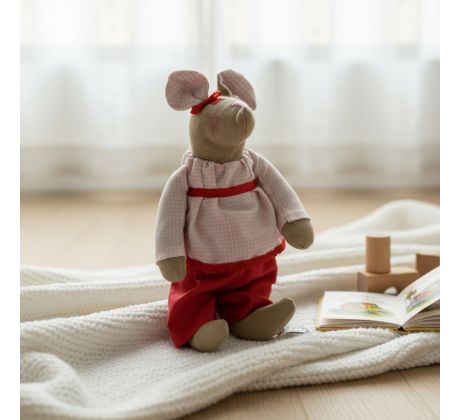 Ručne šitá myška Yvona