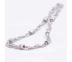 Náhrdelník z nerezovej ocele s krúžkami